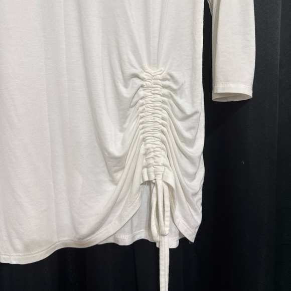 2/15 White Westport Top - Picture 4 of 8